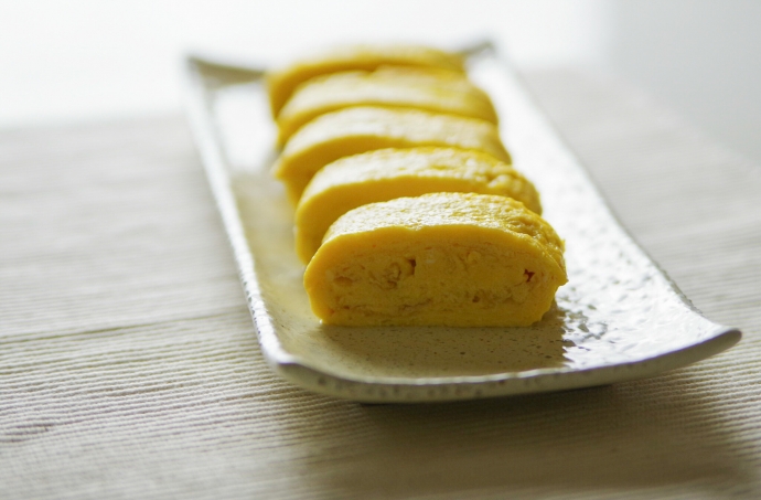 昆布とかつおの水出しで風味豊かな優しいだし巻きたまご